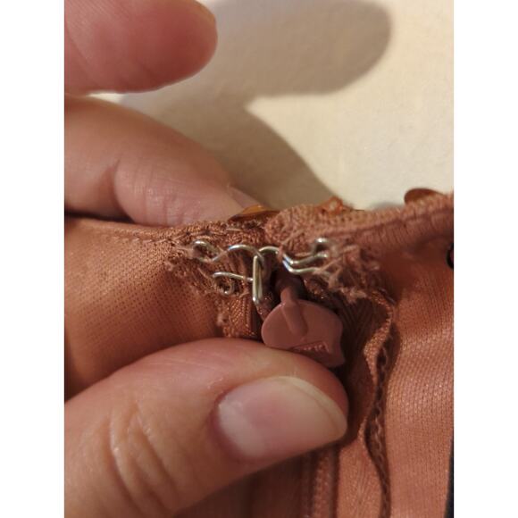 New Mac Duggal Sz 14 Pink Rose Gold Flutter Sleeve V-Neck Sequin Midi Dress - Picture 8 of 8